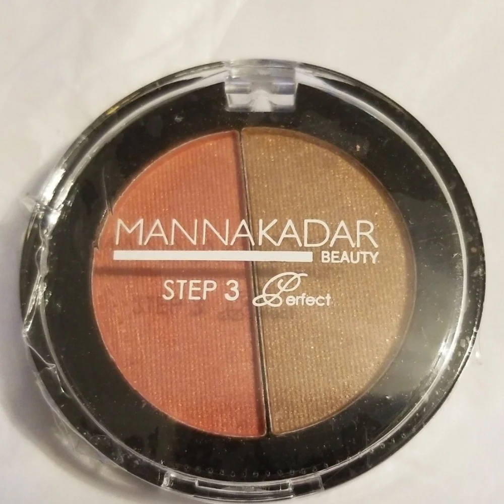 4/25 bundle. Mannakadar 3 in 1 Contour shadow blush